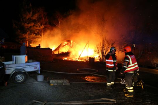 Brand p� g�rd i �sterlars