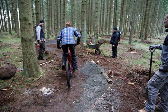 Byggede skovbane for mountainbikes