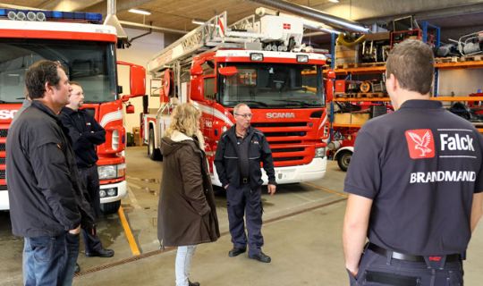 Sponsorer bes�gte brandfolk