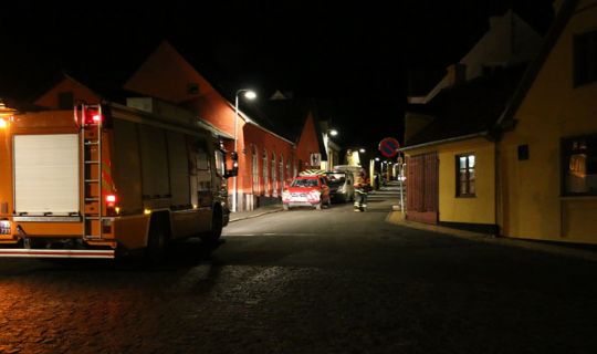 Oliefyr sprang l�k - huse forurenet