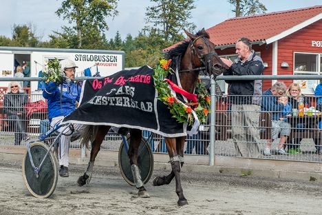 Tornado �rup faldet godt til