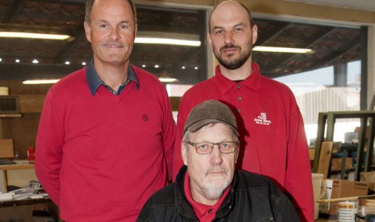 Nye ejere i t�mrerfirma