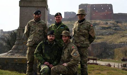 Kun fem bestod milit�rkursus