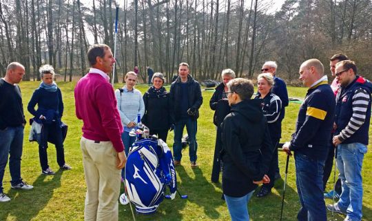 18 tilmeldt golfskole