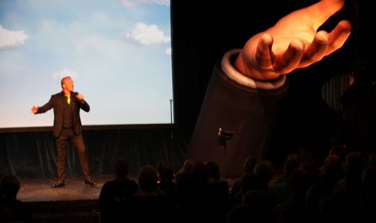 Stor h�nd til Gintberg