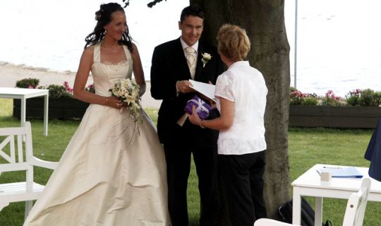 Uden�s m� giftes p� Bornholm