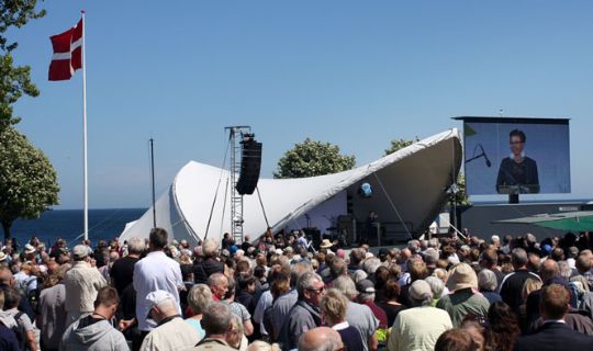 Rekordbes�g p� Folkem�dets f�rste dag