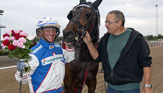 Bjarne Klausen k�ber unghest i Sverige