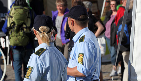 Politiet �nsker tip om mist�nkelige folk under Folkem�det