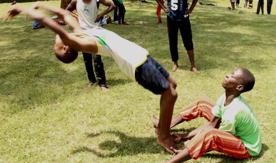 Kenyansk akrobatik p� Bornholm