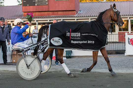 Fartfest p� travbanen