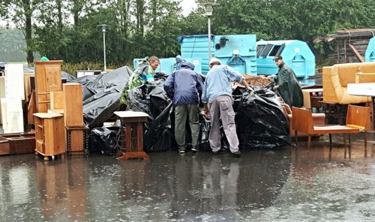 Loppemarked satte rekord trods regnvejr