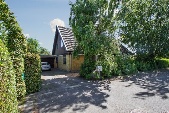 Villa i R�nne med masser af plads