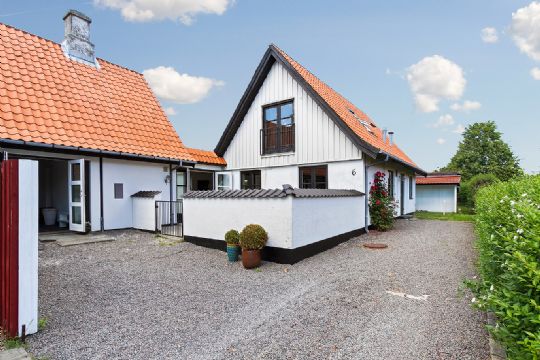 Stor familiebolig i R�nne Syd