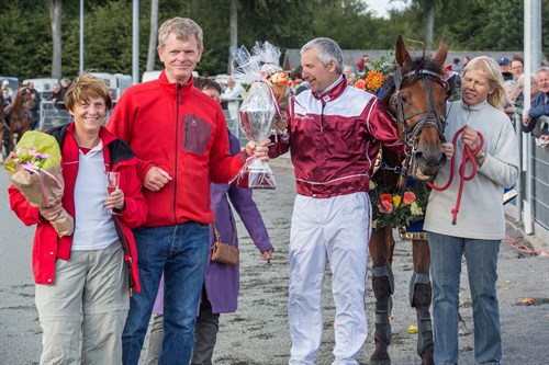 Egon Jensen k�bte dyr unghest