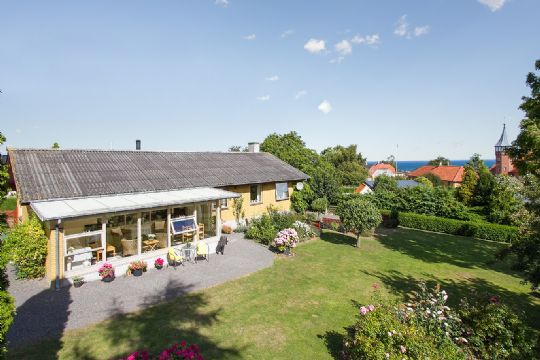 Villa med stor udestue i Allinge