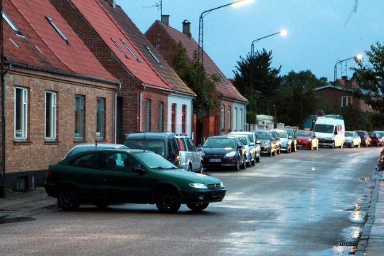 Bil efterladt p� gade