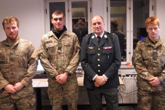 Kasernevagter fik uventet bes�g