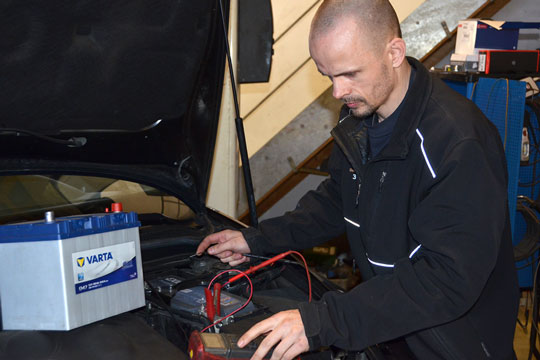 Frostvejr giver bilejere startproblemer