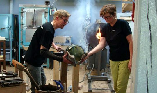 Kendt glasgalleri holder pause