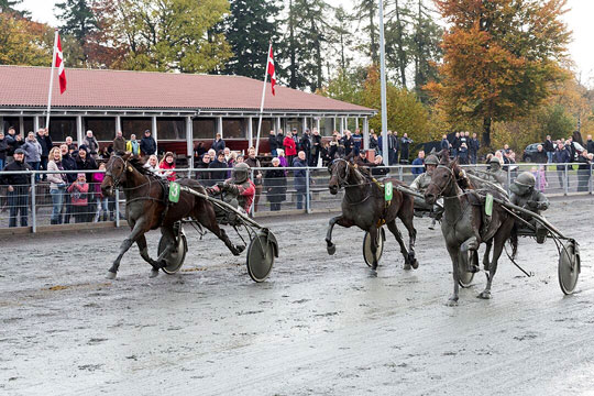 B�deregn p� travbanens finaledag