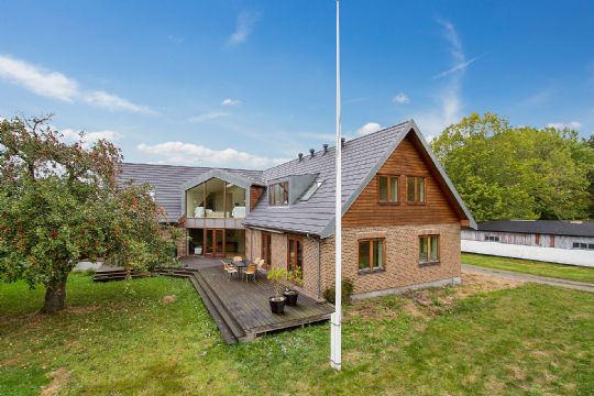 Imponerende familievilla ved Nex�