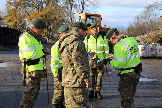 Politikompagni p� stor leder�velse