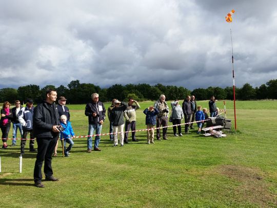 Modelfly som folkeoplysning