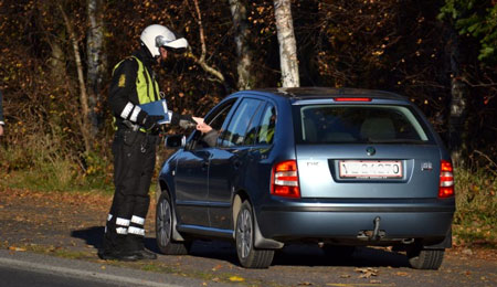 61-�rig skal betale 3.000 i fartb�de