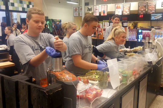 Elever skaffede 10.000 kr. til kr�ftkamp