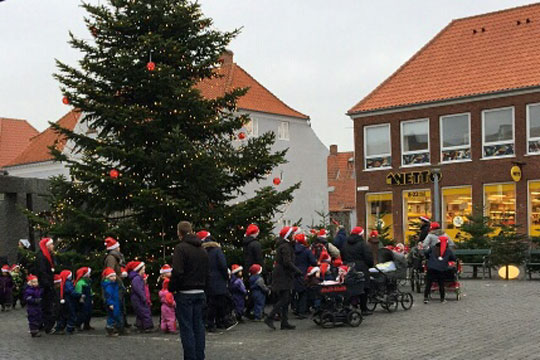 Nisser p� spil p� Store Torv