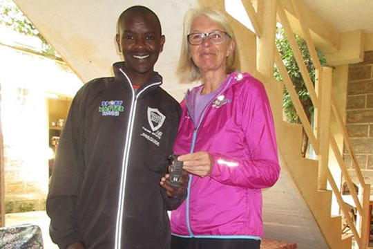 L�bere sendte ure til Kenya