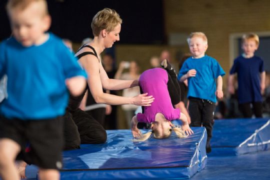 Idr�tsdag for asylb�rn og unge