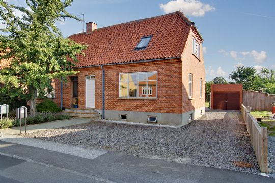 Moderniseret villa i R�nne