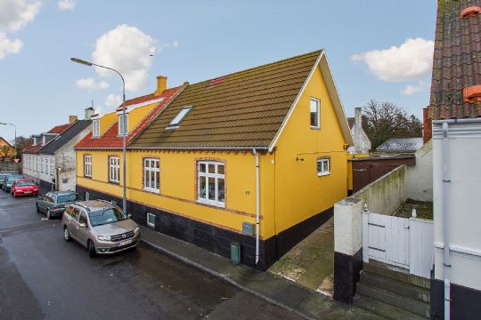 Lyst og venligt byhus i Hasle