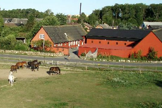 Smedeg�rd Rideskole solgt