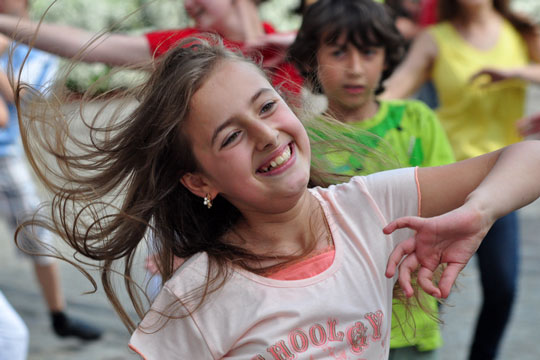 Stort skolest�vne i Aakirkeby