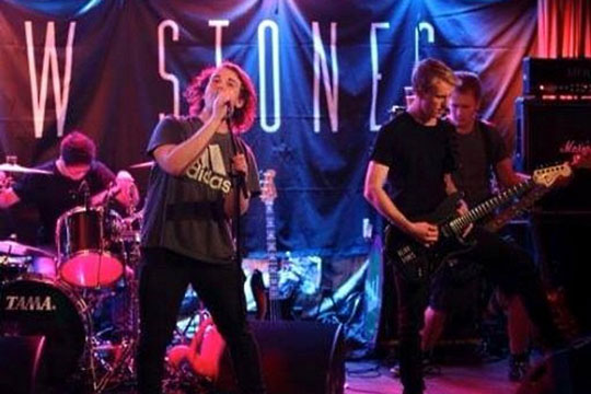 H�rd rock i Raschs Pakhuz p� l�rdag