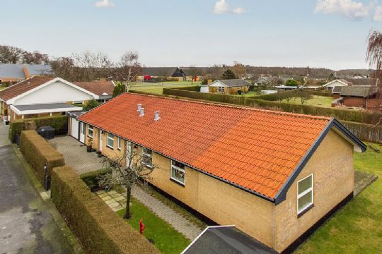 Villa med fem v�relser i R�nne Syd