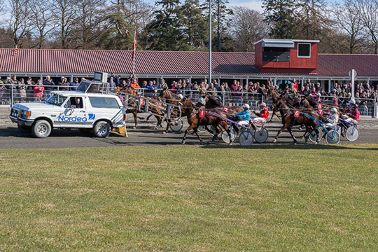 Travbanen tabte i forhold til �bningen i fjor