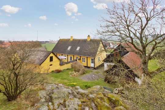 Gudhjem-villa med havudsigt