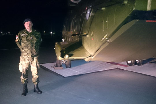 Hjemmev�rnet bevogter skadet redningshelikopter