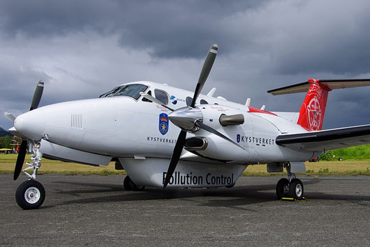 Civile fly overv�ger havmilj�et