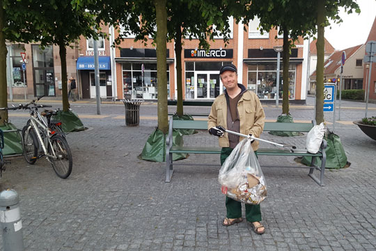 Robert ikke doven - han holder frivilligt St. Torv rent