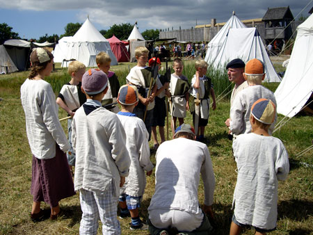 S�ger st�tte til b�rneg�glere