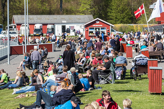 Mange uheld p� travbanen