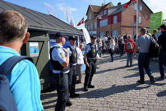 Lokale i slagsm�l ved Folkem�det