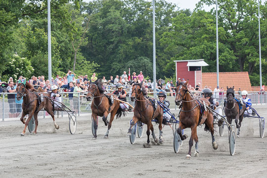 Oms�tningen n�ede over 1,1 mio. kr. p� travbanen