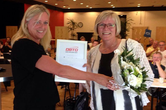 Flot h�der til to bordtennisledere