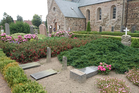 47-�rig begik h�rv�rk p� kirkeg�rd